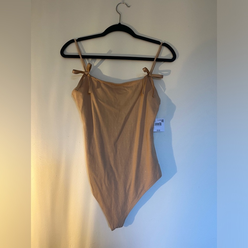 NWT AMERICAN EAGLE BOW CREAM TAN BODYSUIT